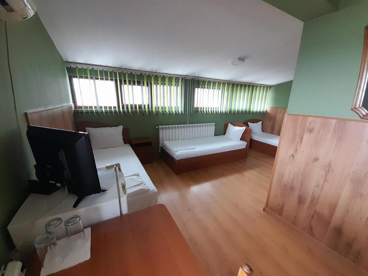 Fenerite Family Hotel 타르고비쉬테 외부 사진