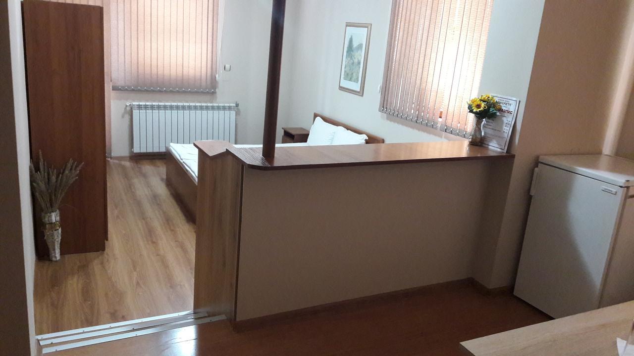 Fenerite Family Hotel 타르고비쉬테 외부 사진